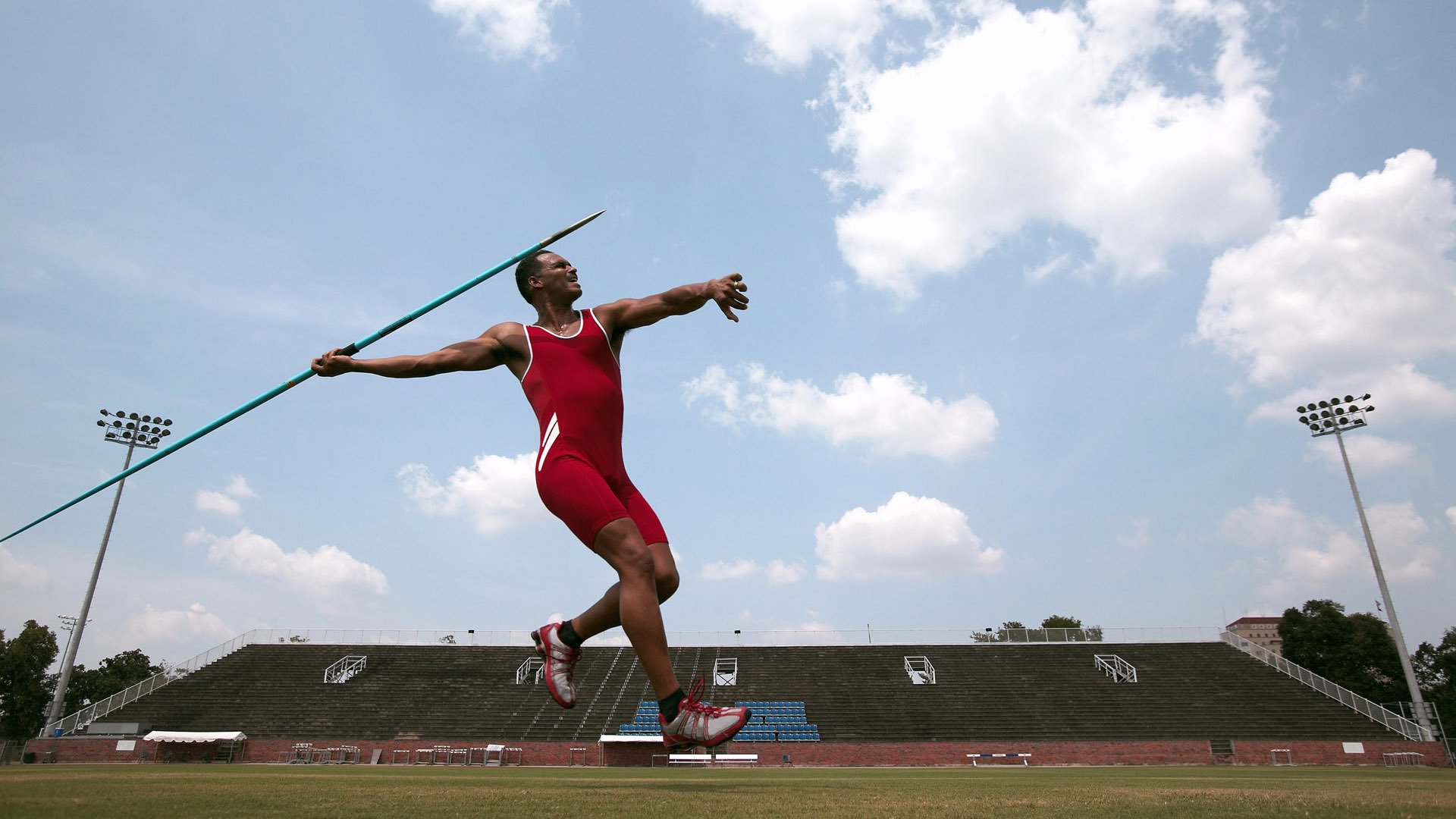 热火首节53分创历史第二!鲍威尔25分,26分大逆转126-108击败黄蜂,鲍威尔集锦