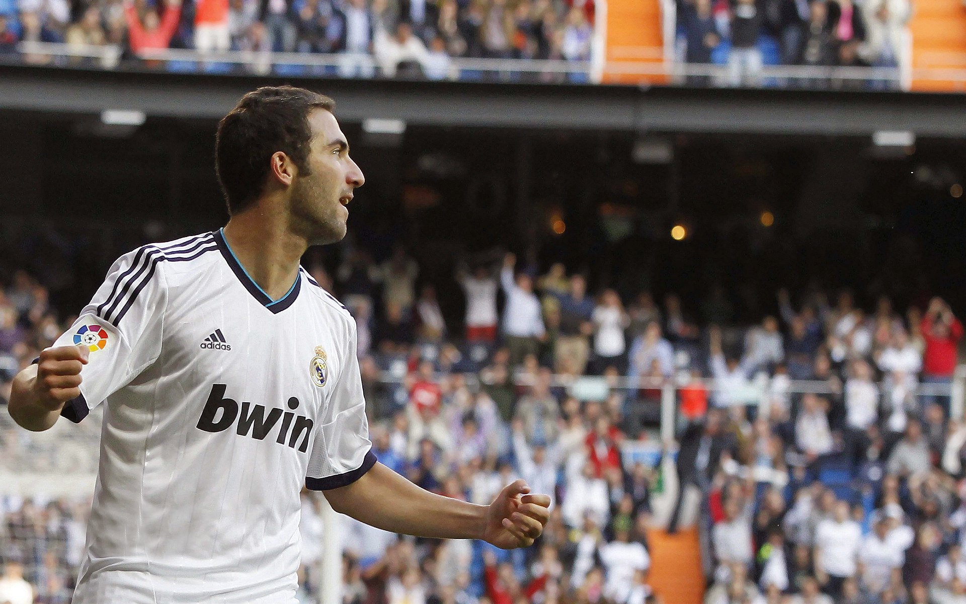 Samantha Clark 攻守兼备，表现全面